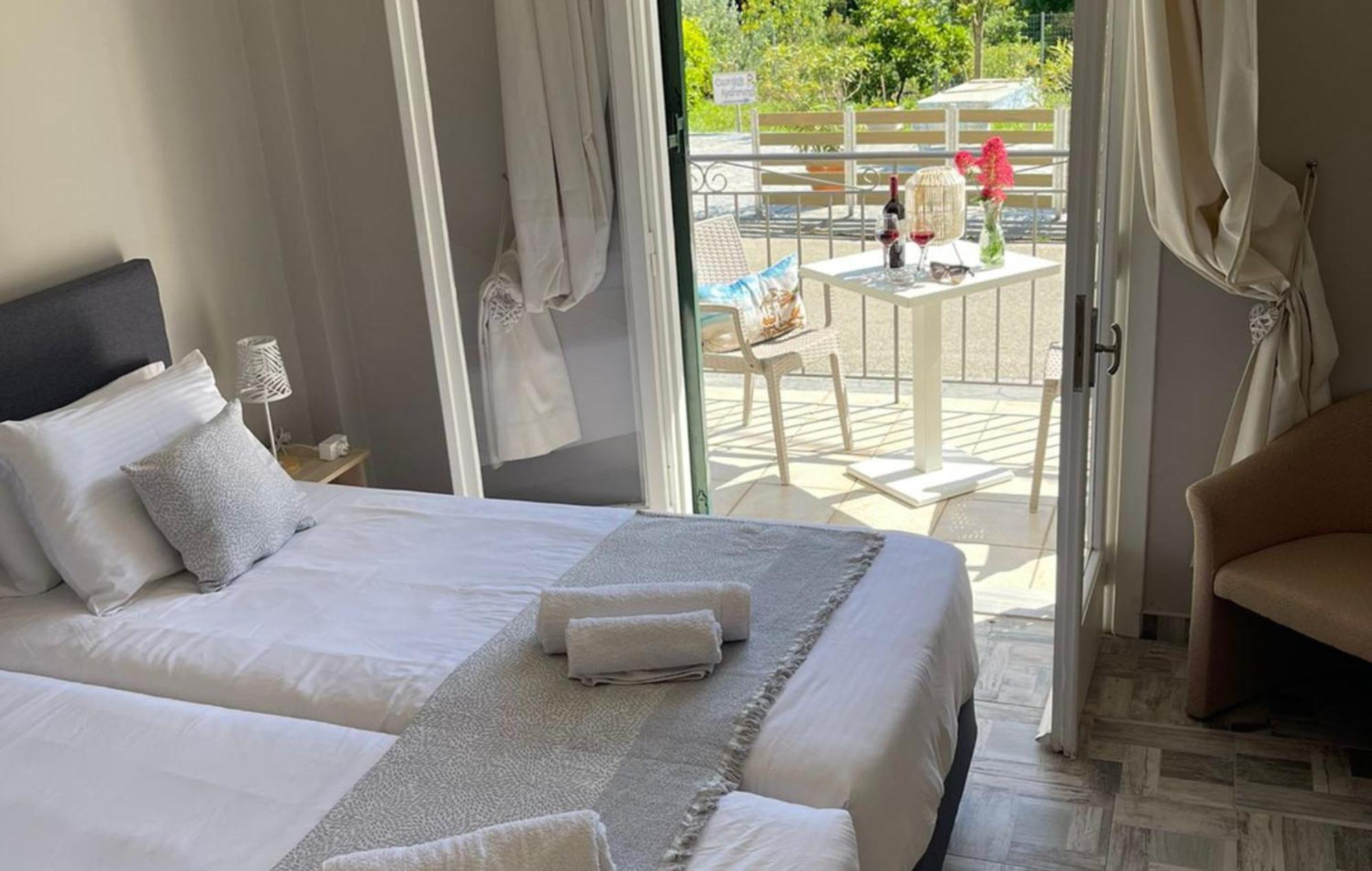 Georgia'S Apartments, Ipsos Corfu 外观 照片